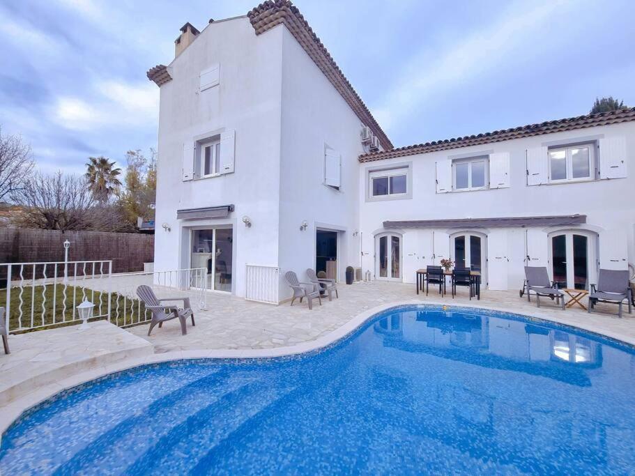 Appartement En Bas De Villa Avec Piscine Auribeau-sur-Siagne Luaran gambar